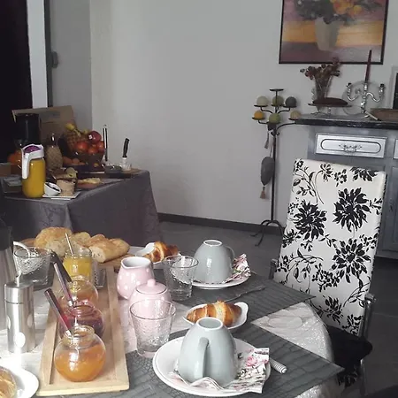 Logis L'estelvin D'hotes Nocleg ze śniadaniem